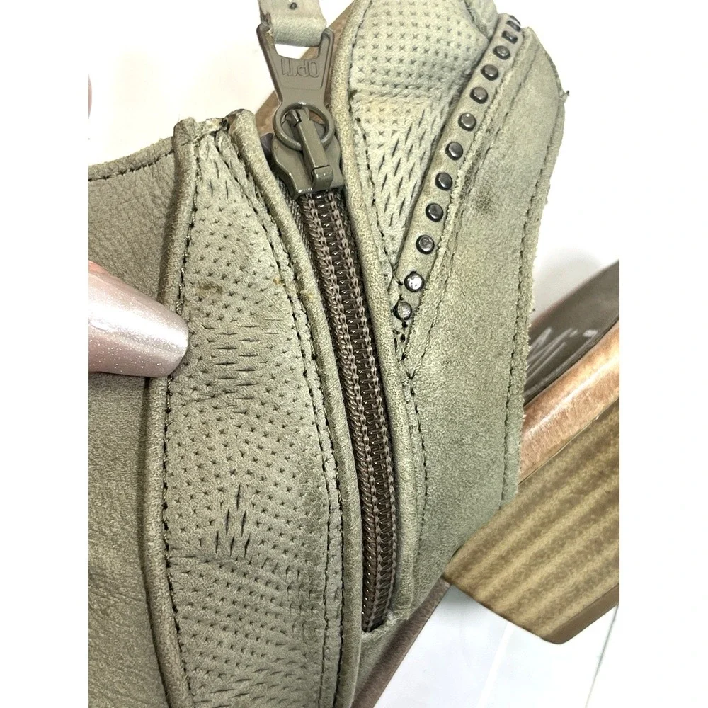 Miz Mooz Green Sandals Slouch Studded‎ Leather Low Heeled Size 39 8.5-9 US